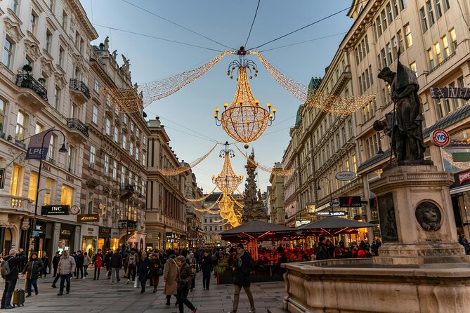 Christmas Walk Vienna : 5 Markets & Old Town in 3h (EN/DE) - Spittelberg: the most atmospheric market stop