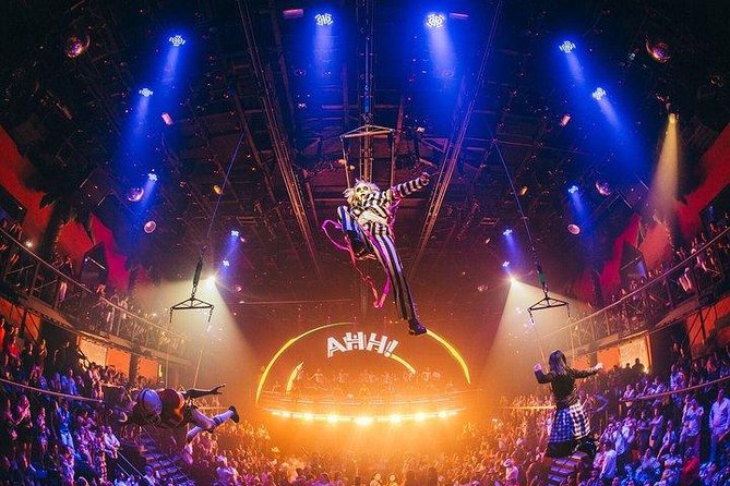 Coco Bongo Cancun New Year's Eve 2027 - The Crowd Builds Before Midnight