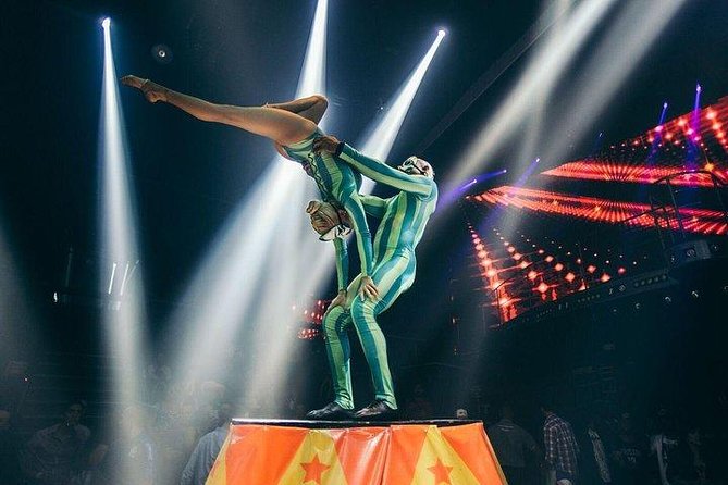 Coco Bongo Playa del Carmen New Year's Eve 2027 - Sightlines, seating, and the crowd problem