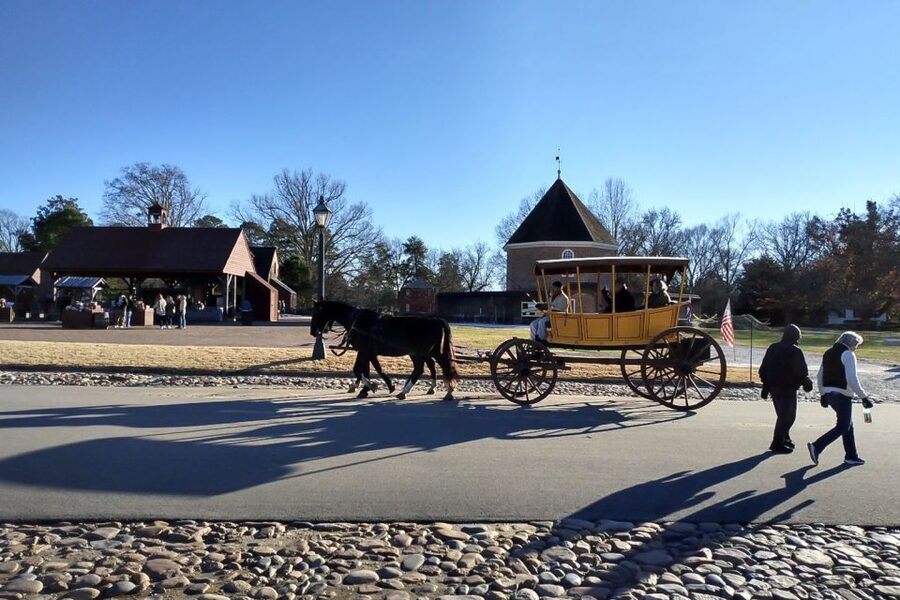 Colonial Williamsburg: Christmas Walking Tour - Key points at a glance