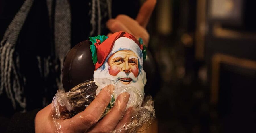 Copenhagen: Christmas Walking Tour with Treats and Drinks - Practical advice for a better evening