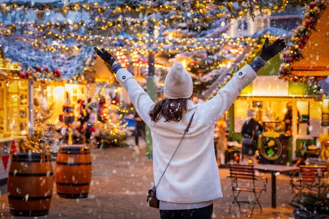 Copenhagen Private Christmas Walking Tour with Gløgg - What the private format adds