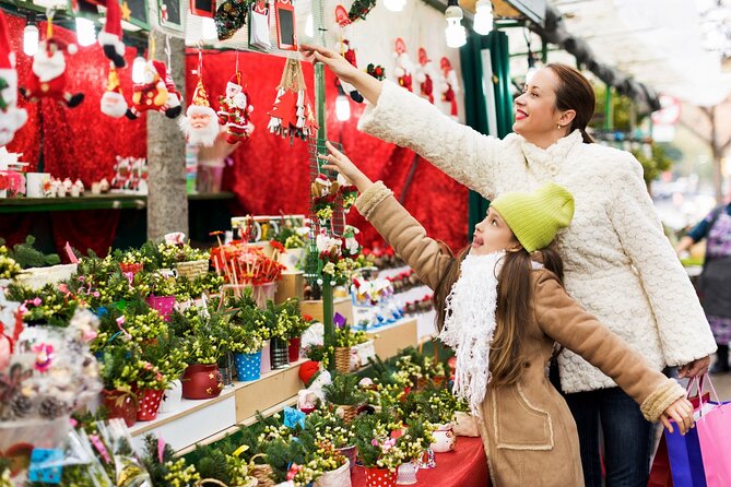 Discover Nuremberg’s Christmas Market Magic with a Local - Meeting the Gothic Frauenkirche