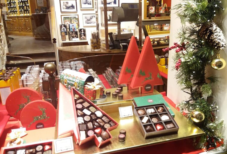 Discover the magic of Christmas in Brussels with a local guide - Saint Catherine’s Square and the first taste of Brussels