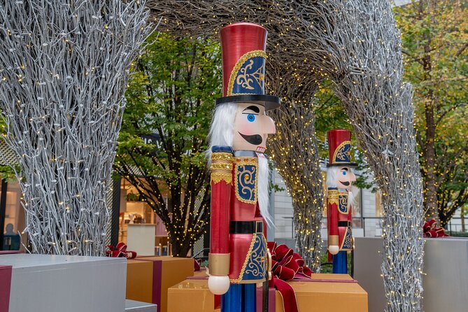 Downtown DC Holiday Tour: Lights, Decorations & Festive Cheer - CityCenterDC and its 20 minutes of holiday lights