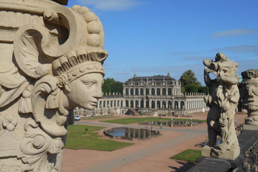 Dresden with a touch of Xmas: English small group tour - Following the porcelain Fürstenzug