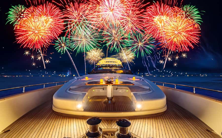 Dubai: New Year Eve Luxury Yacht Fireworks View & BBQ Cruise - Who will enjoy this most?