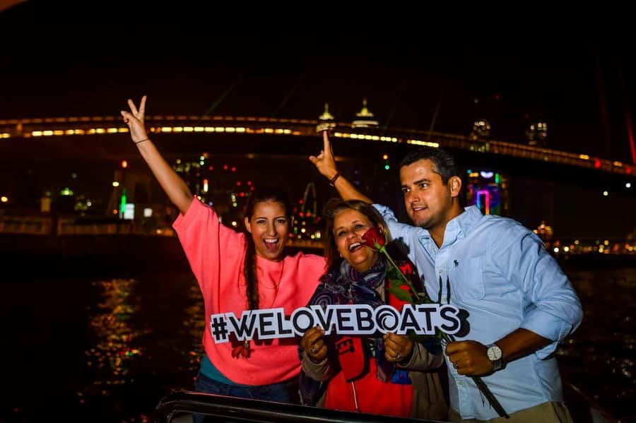 Dubai - New Year's Eve Fireworks show on a Speedboat - Key points at a glance