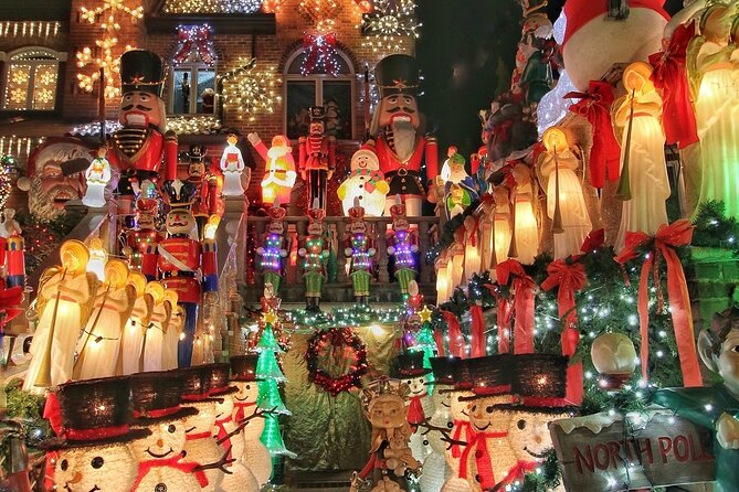 Dyker Heights - Brooklyn Christmas Houses Private Tour - The 6:00 PM pickup and ride into Brooklyn