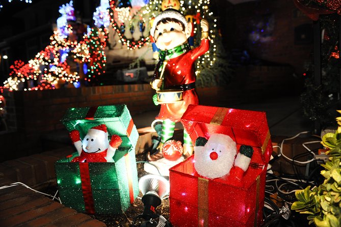 Dyker Heights Christmas Lights Express Bus from Times Square - The guide can shape the entire evening