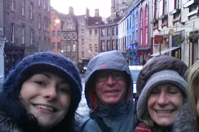 Edinburgh Christmas Tour, Highlights & Hidden Gems with a Local - Royal Botanic Garden Edinburgh after dark