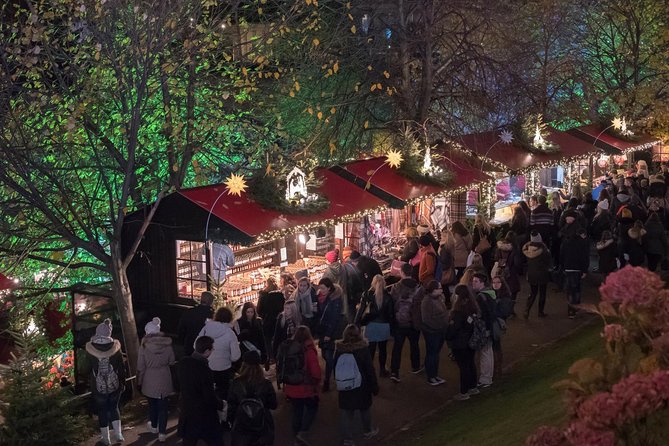 Edinburgh Christmas Tour, Highlights & Hidden Gems with a Local - Edinburgh Christmas Market for food and gifts