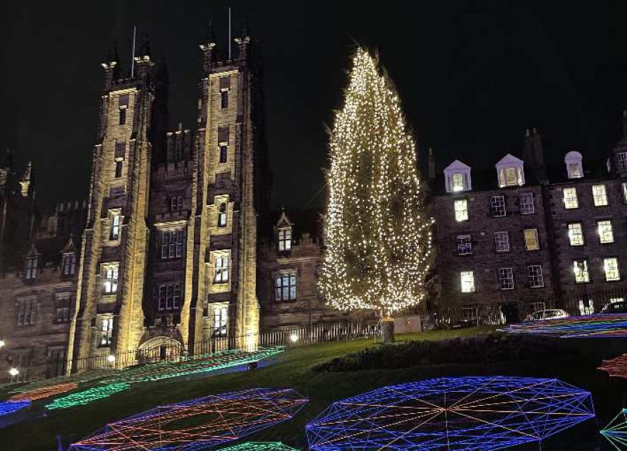 Edinburgh: Christmas Walking Tour with Gingerbread Treat - Rose Street Under the Christmas Lights