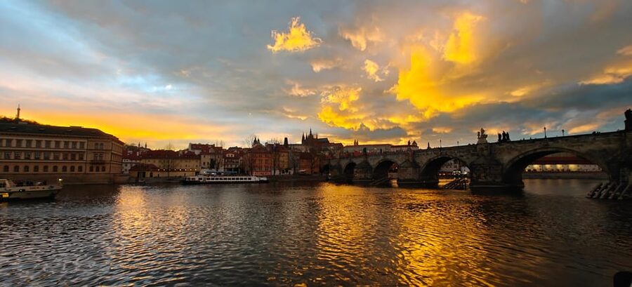 Exclusive Christmas cruise with Christmas Eve buffet - Charles Bridge, St. Nicholas Cathedral, and the Old Town weir