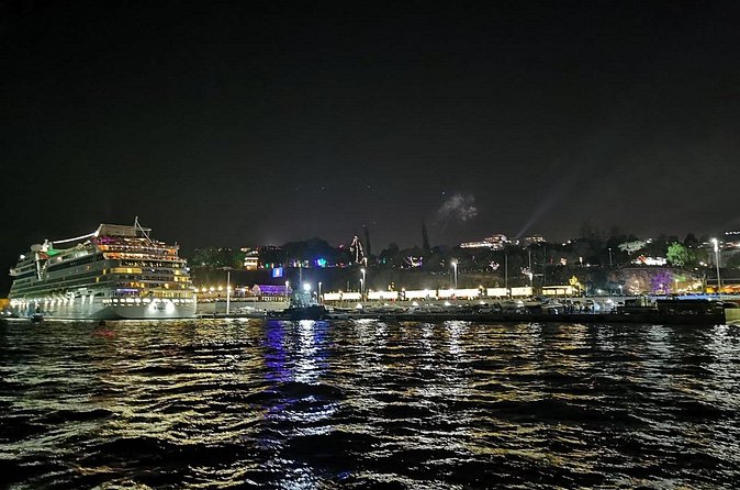 Fireworks by Boat - New Years Eve/June Atlantic Festival - Who will enjoy this boat trip most?