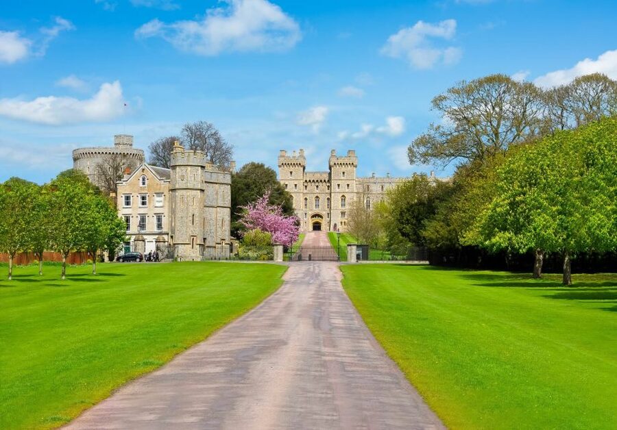 From London: Christmas Day Trip to Windsor, Oxford & Avebury - Should you book this Christmas excursion?