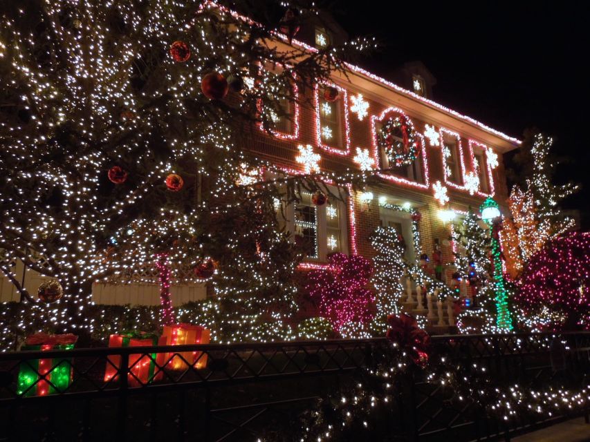 From Manhattan: 4-Hour Christmas Lights Luxury Bus Tour - Chelsea, the High Line, and Greenwich Village