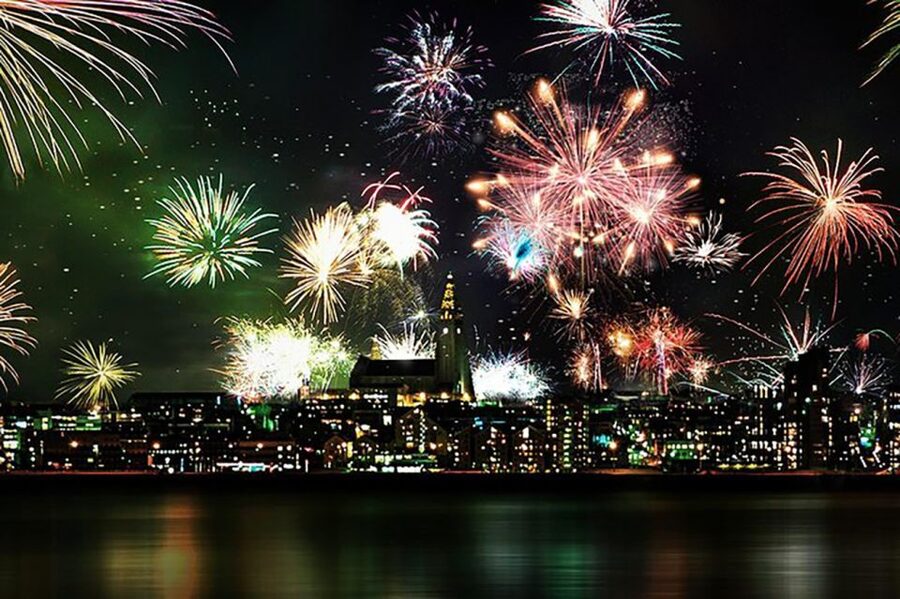 From Reykjavik: New Years Fireworks by Boat - The coastline view before midnight