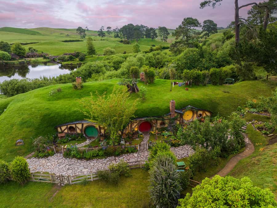 From Rotorua: Hobbiton Movie Set Tour with Festive Lunch - Arriving at Hobbiton and getting your bearings