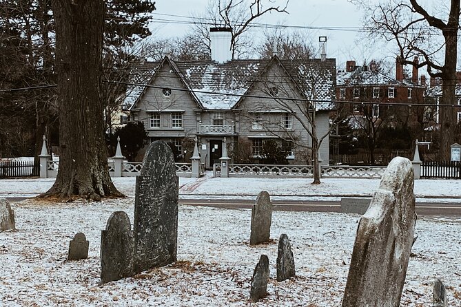Ghosts of Christmas Past a Haunted Holiday Stroll in Salem - Starting at Salem Old Town Hall