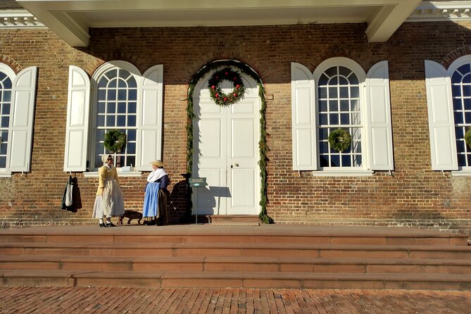 Guided Colonial Christmas Tour in Williamsburg - What the strong ratings tell you about the guides