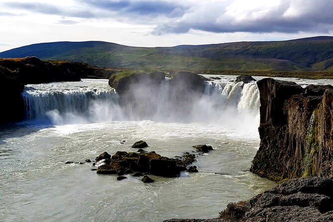 Half-Day Combo Tour to Goðafoss, Laufas and The Christmas House - Laufás: Icelandic life inside turf walls