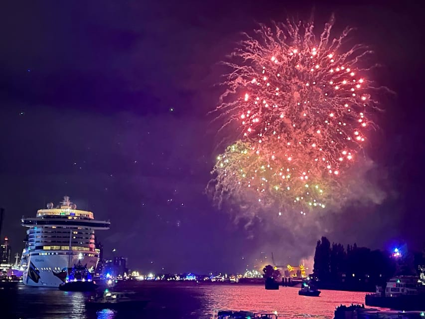 Hamburg: New Years Eve Harbour Cruise - Watching fireworks from the middle of the port