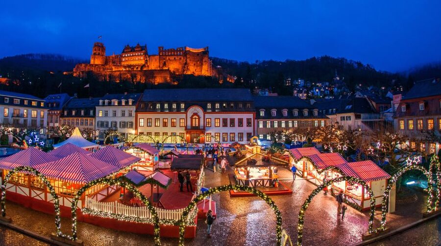 Heidelberg: 1.5-Hour Christmas Market Walking Tour - Following the scent of roasted almonds