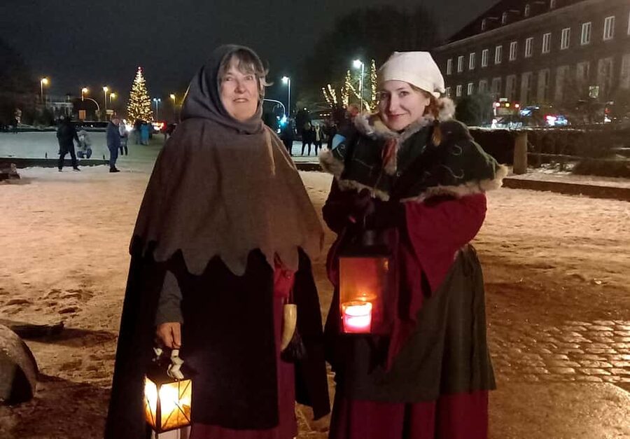 Historic Christmas tour of Lübeck - Starting under Lübeck’s Holsten Gate