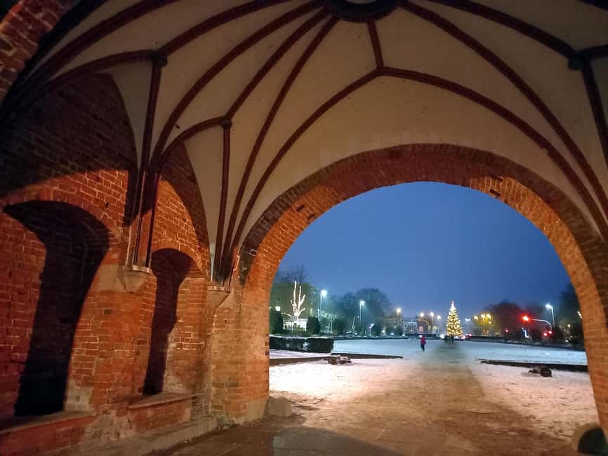 Historic Christmas tour of Lübeck - Following the old-town streets into Advent