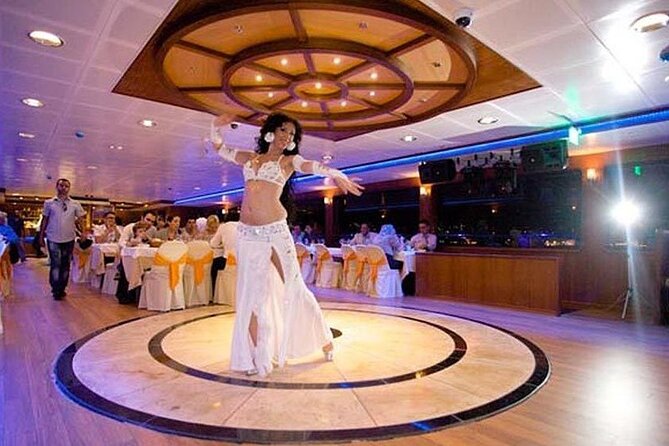 Istanbul New Year Party Cruise trough Bosphorus - Starting at 7:30 p.m. with the night arranged for you