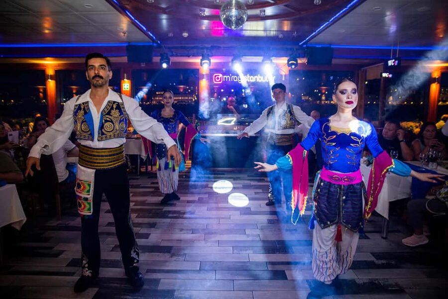 Istanbul: New Year's Eve Bosphorus Cruise Dinner & Party2027 - Sailing past Istanbul’s palaces and bridges