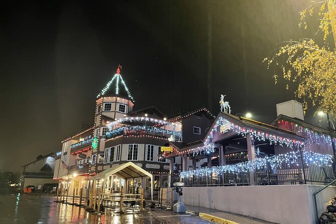 Leavenworth Christmas Lights Tour from Seattle - Stevens Pass and the winter route