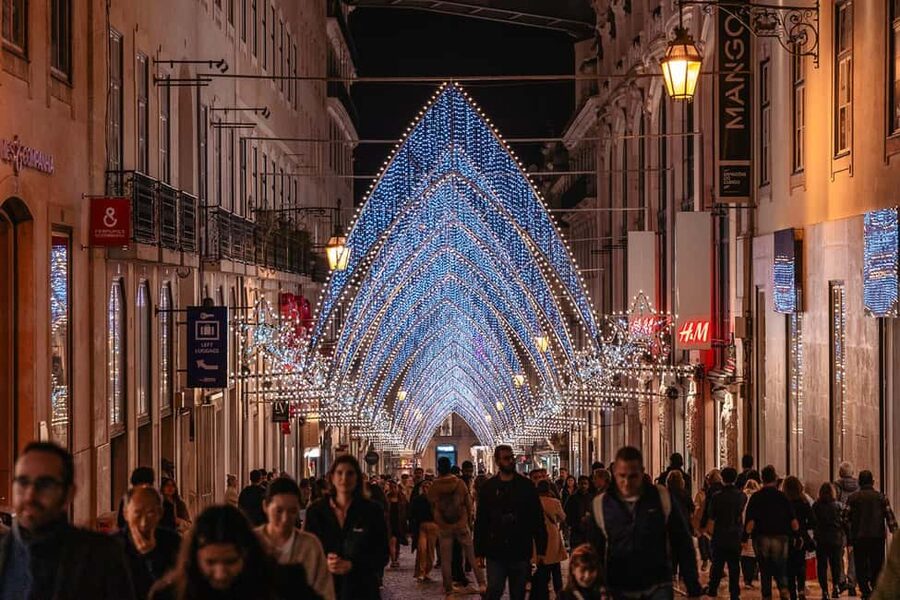 Lisbon: Christmas Flexible Walking Tour - How the Walkbox app changes the experience