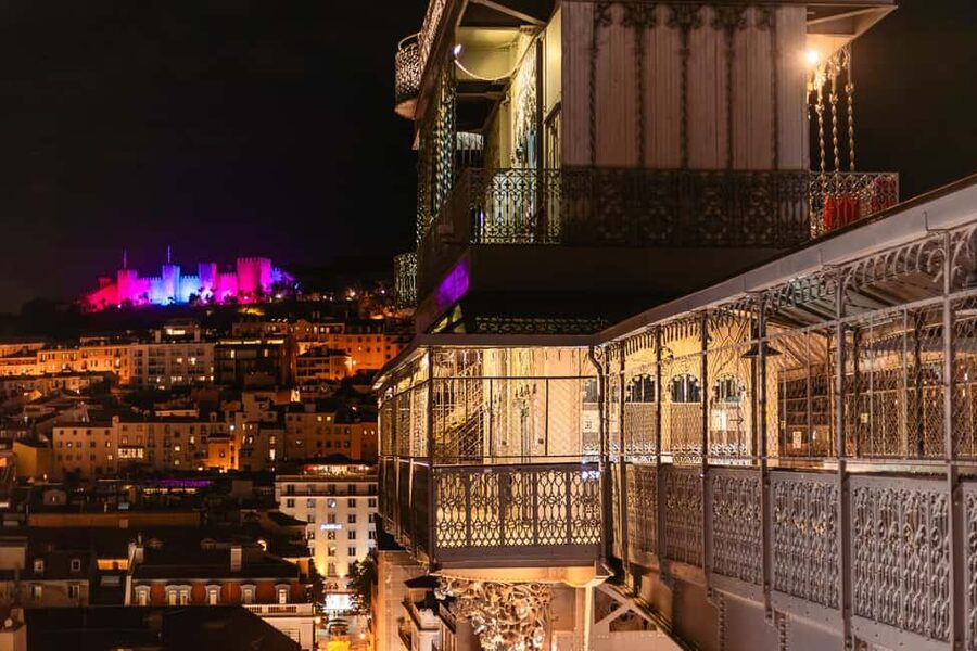 Lisbon: Christmas Flexible Walking Tour - Is $9 good value for a Lisbon evening walk?