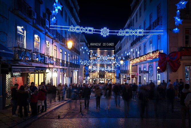 Lisbon: Christmas Lights by Tuk Tuk - Christmas songs and the role of the guide