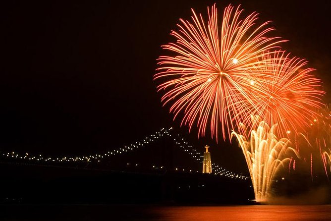 Lisbon: Fireworks, Music and Open Bar in New Year's Eve Cruise - Heading Toward Praça do Comércio
