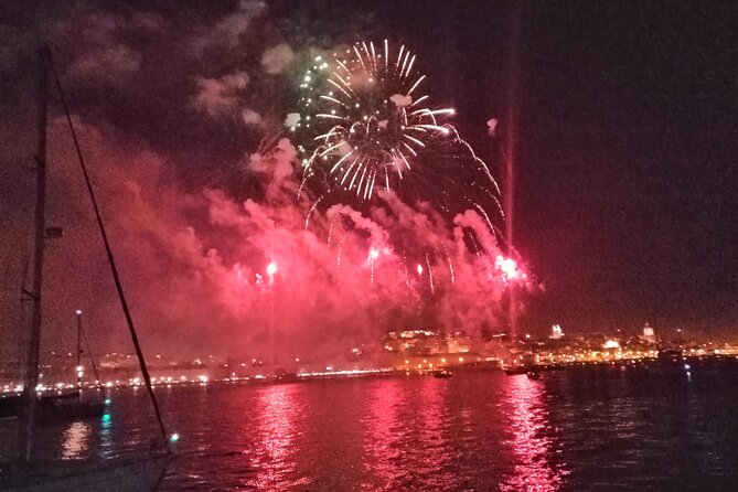 Lisbon: Fireworks, Music and Open Bar in New Year's Eve Cruise - Music: A Cruise, Not a Dance Party