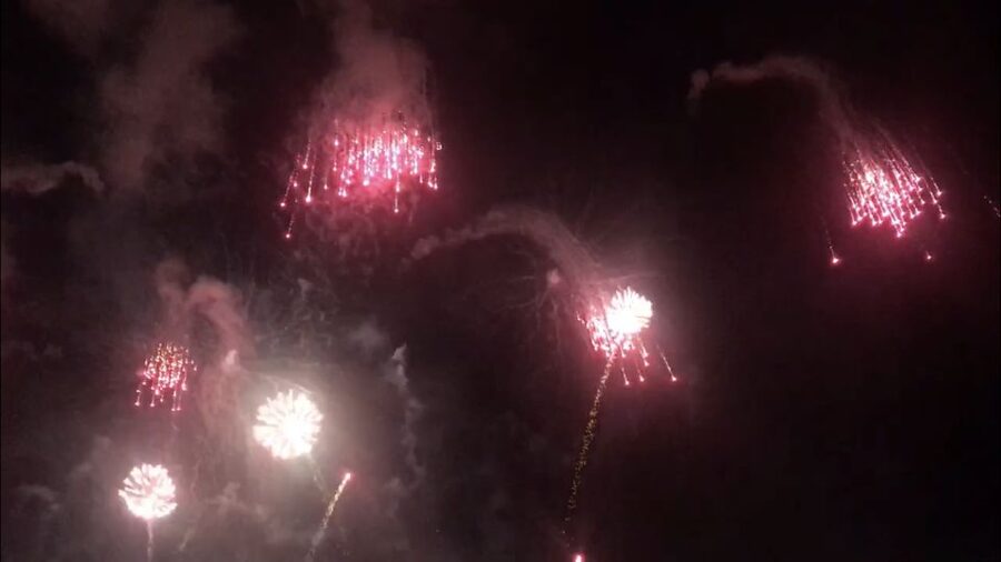 Lisbon: New Year's Eve Fireworks Sail Boat Tour - A quiet start on the Tagus