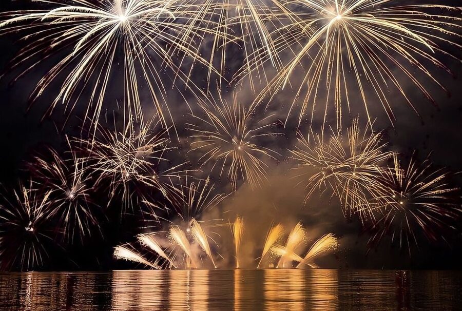 Lisbon: New Year’s Eve Fireworks Tagus River Sailing Cruise - Time Out Market and the central riverfront