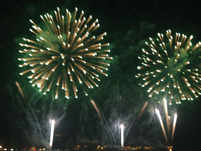 Lisbon: New Year’s Eve Fireworks Tagus River Sailing Cruise - Wine, raisins, king cake, and cold-weather comfort
