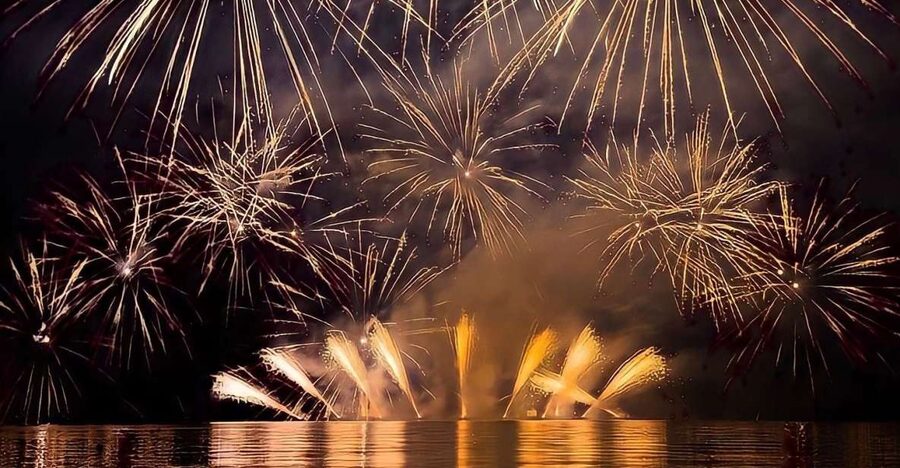 Lisbon: New Year’s Eve Fireworks Tagus River Sailing Cruise - Belém Tower and the riverfront opening
