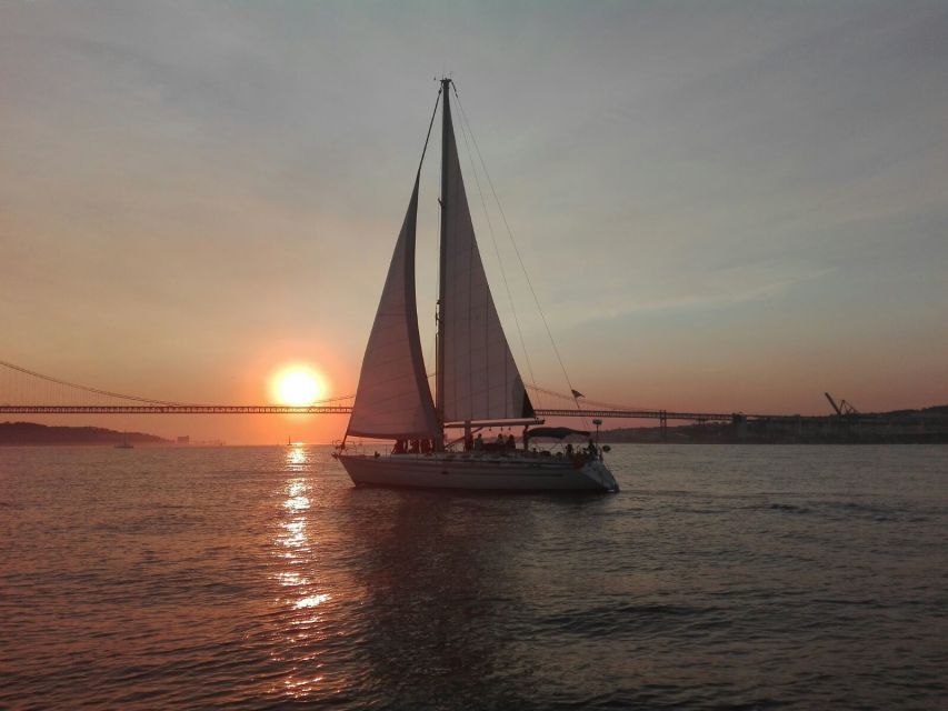 Lisbon: New Year's Eve Tagus River Cruise with Open Bar - Who will enjoy this cruise most