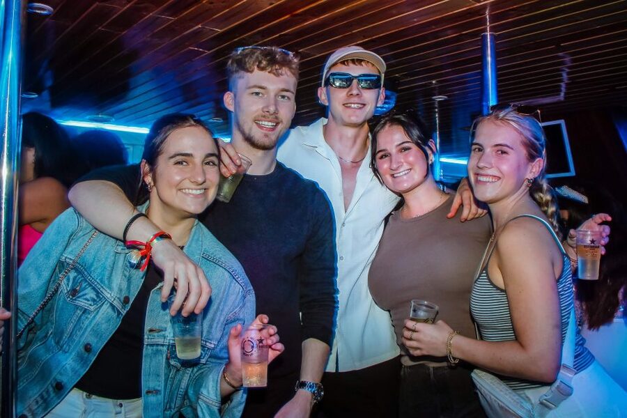 Lisbon: New Year's Eve with Live Dj Fireworks and Open Bar - A New Year’s Eve party with Lisbon as the backdrop