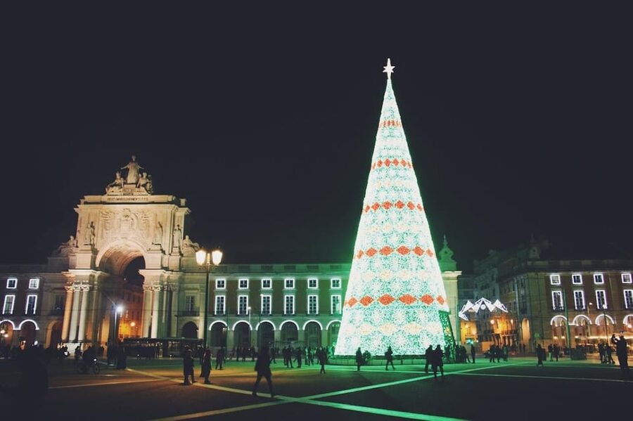 Lisbon: Private Christmas Lights Tour by Eco Tuk Tuk - Cais do Sodré and the first city views