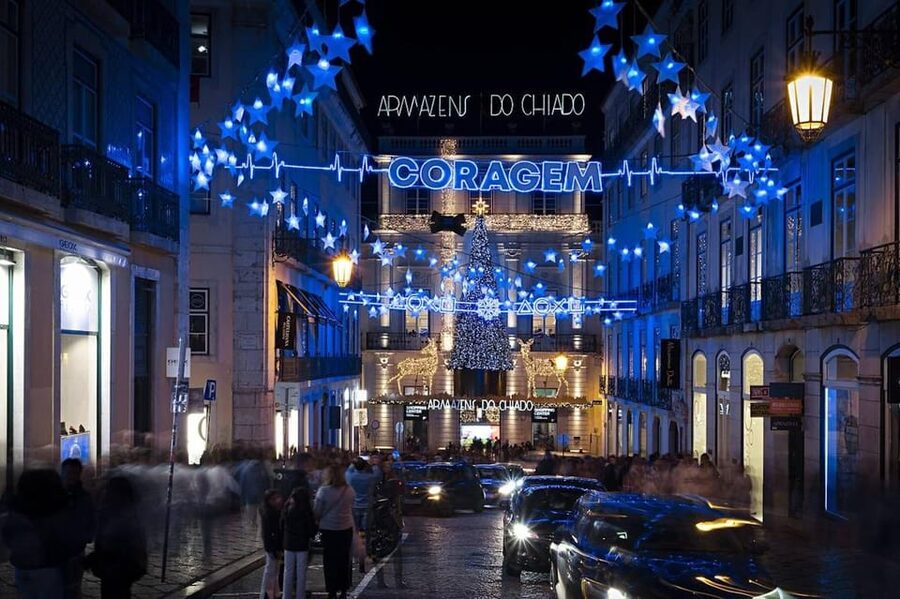 Lisbon: Private Christmas Lights Tour by Eco Tuk Tuk - Bairro Alto and the São Pedro de Alcântara viewpoint