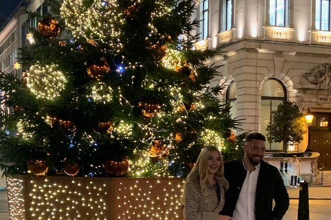 London Bespoke Black Cab Christmas Lights & Sights Private Tour - Starting With Trafalgar Square and Norway’s Tree
