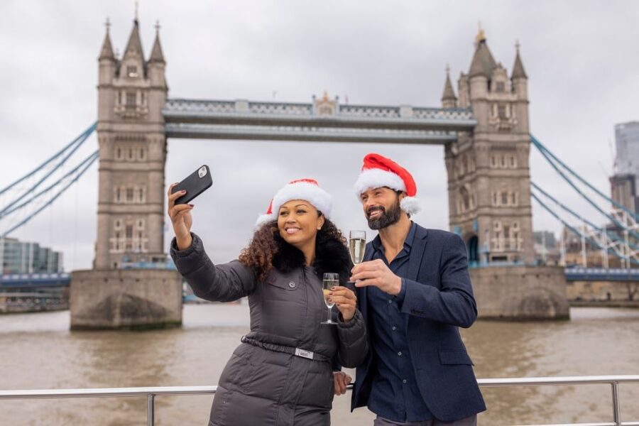 London: Christmas Day Sightseeing Cruise - A Christmas morning on the River Thames