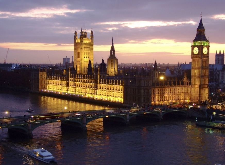 London: Christmas Eve City Tour with Dinner & Midnight Mass - Should you book it?