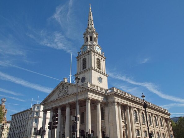London Christmas Eve With 3 Course Dinner and Midnight Mass - Who should book this Christmas Eve tour?